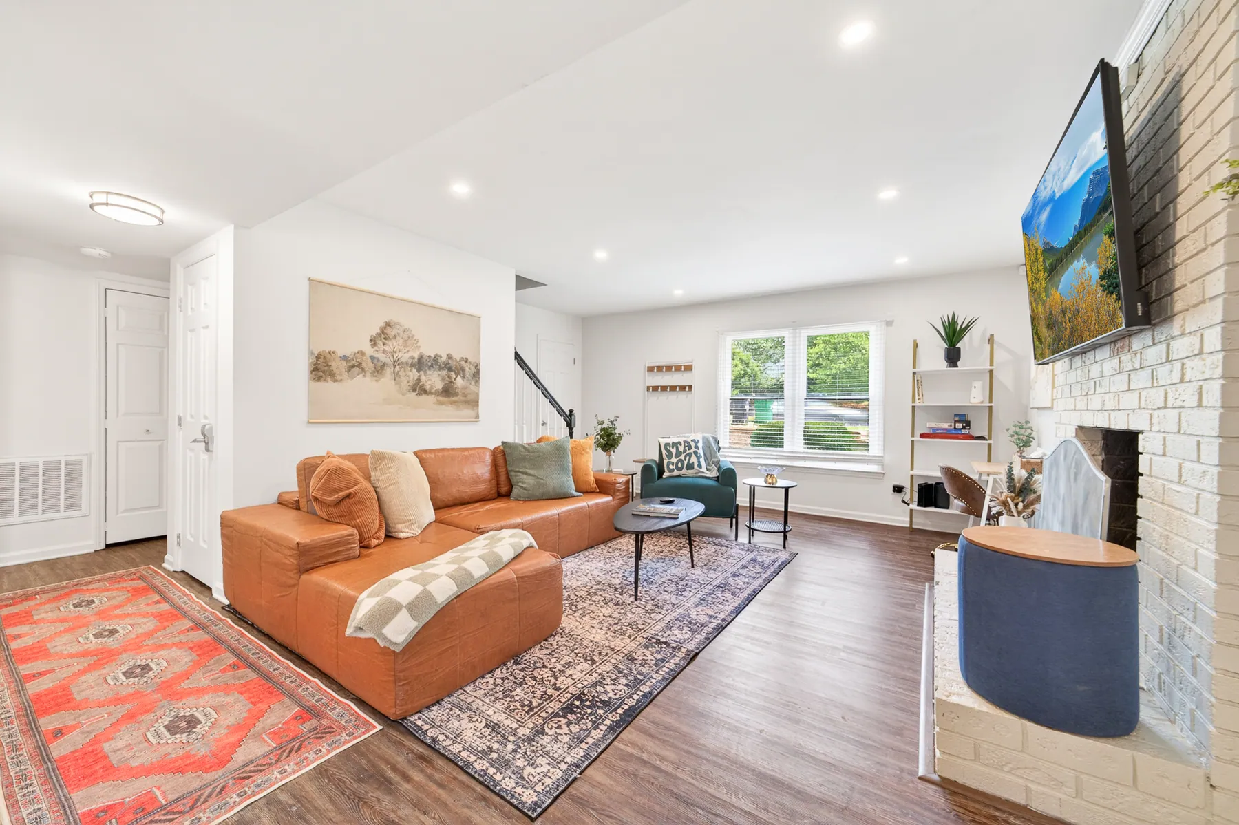 Bright WEX furnished rental living room